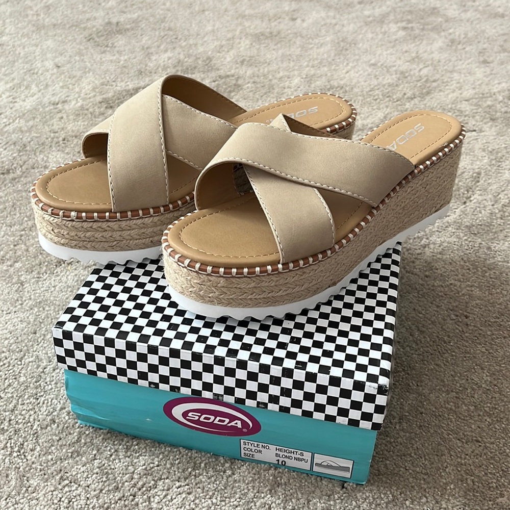 Soda Brand Size 10 Style: Height-S - Picture 1 of 3
